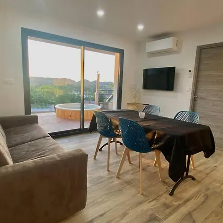 Nid Douillet Et Moderne * Beaumenil