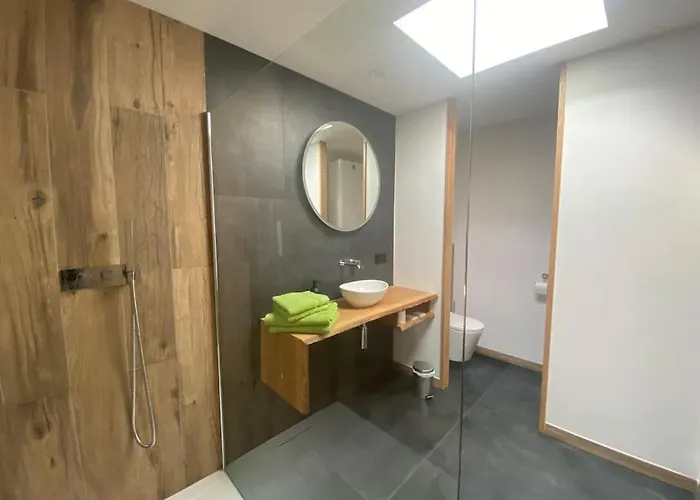 Nid Douillet Et Moderne *